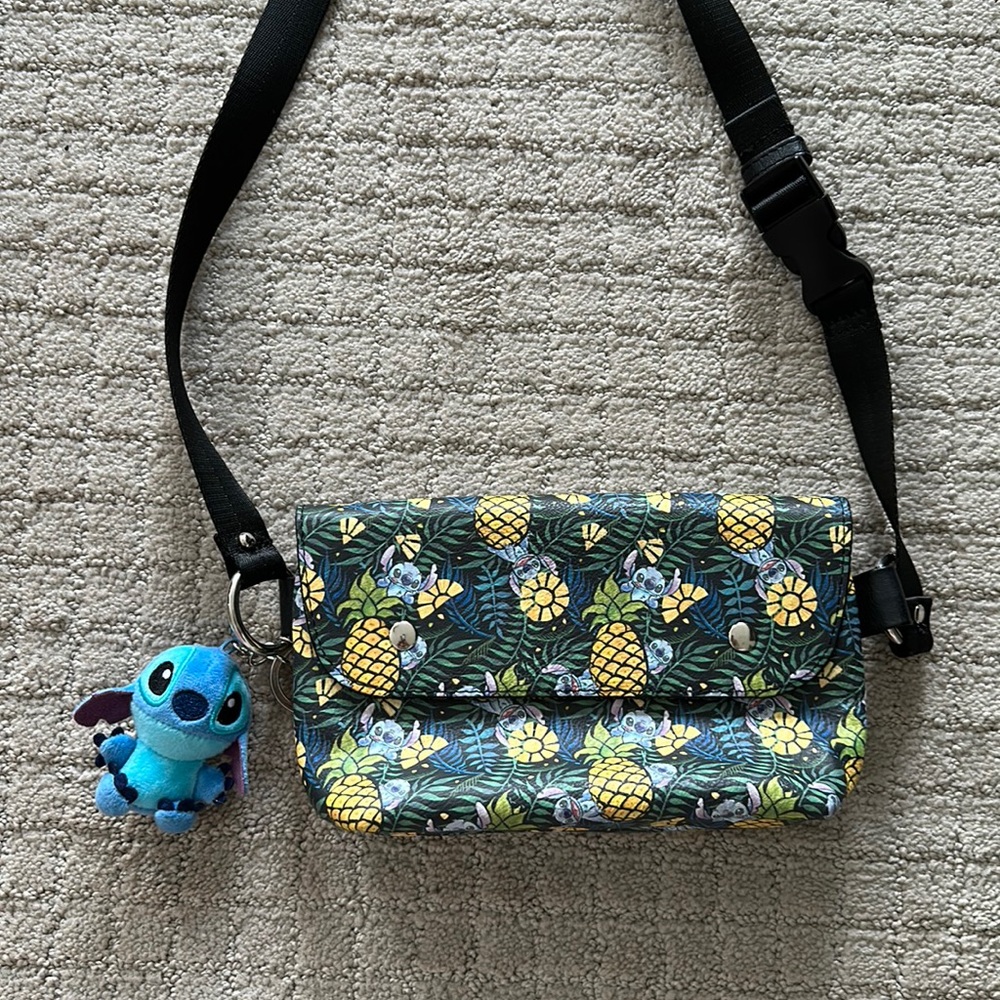 Rare Loungefly stitch purse